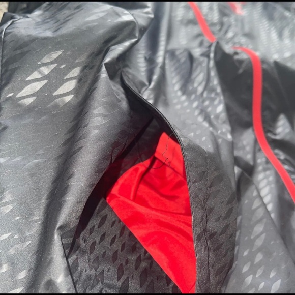 Adidas 3-Stripe Chicago Bulls Windbreaker Jacket - Picture 6 of 10